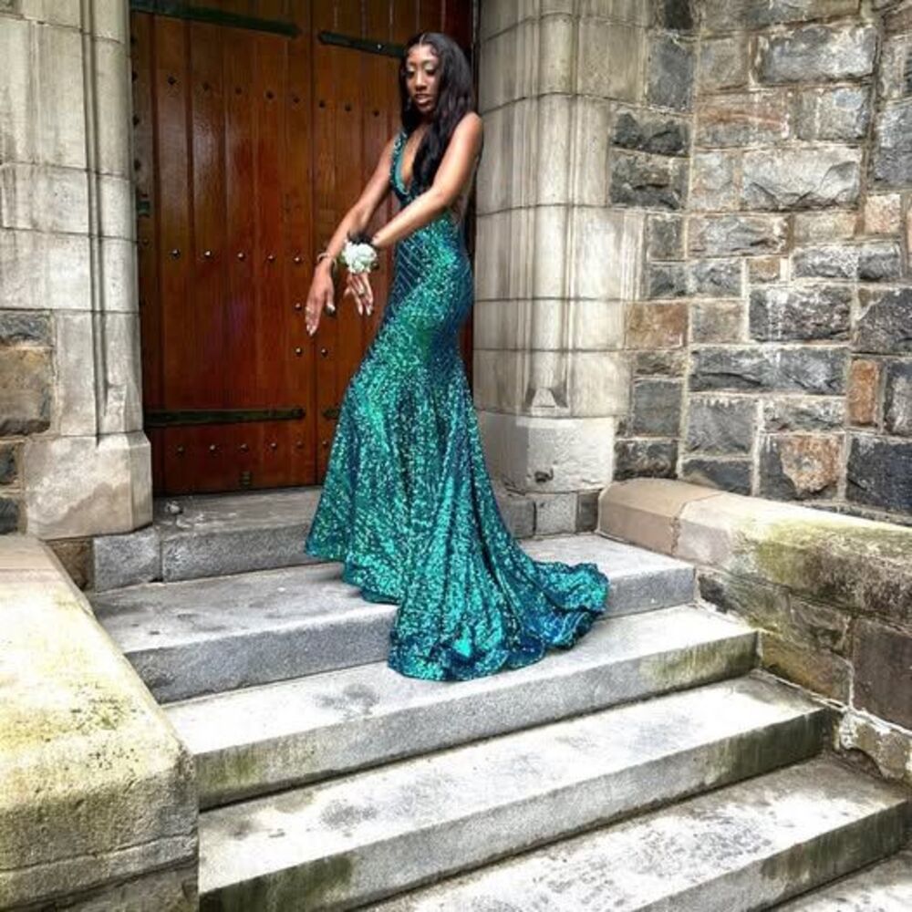 Jovani Emerald Sequin Mermaid Prom Dress Size 00 worn once - Picture 4 of 6
